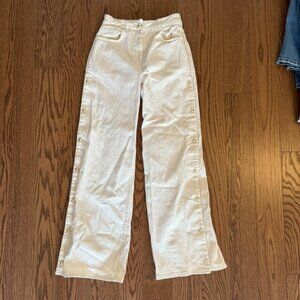 Reiss white jeans with gold buttons 25 L
